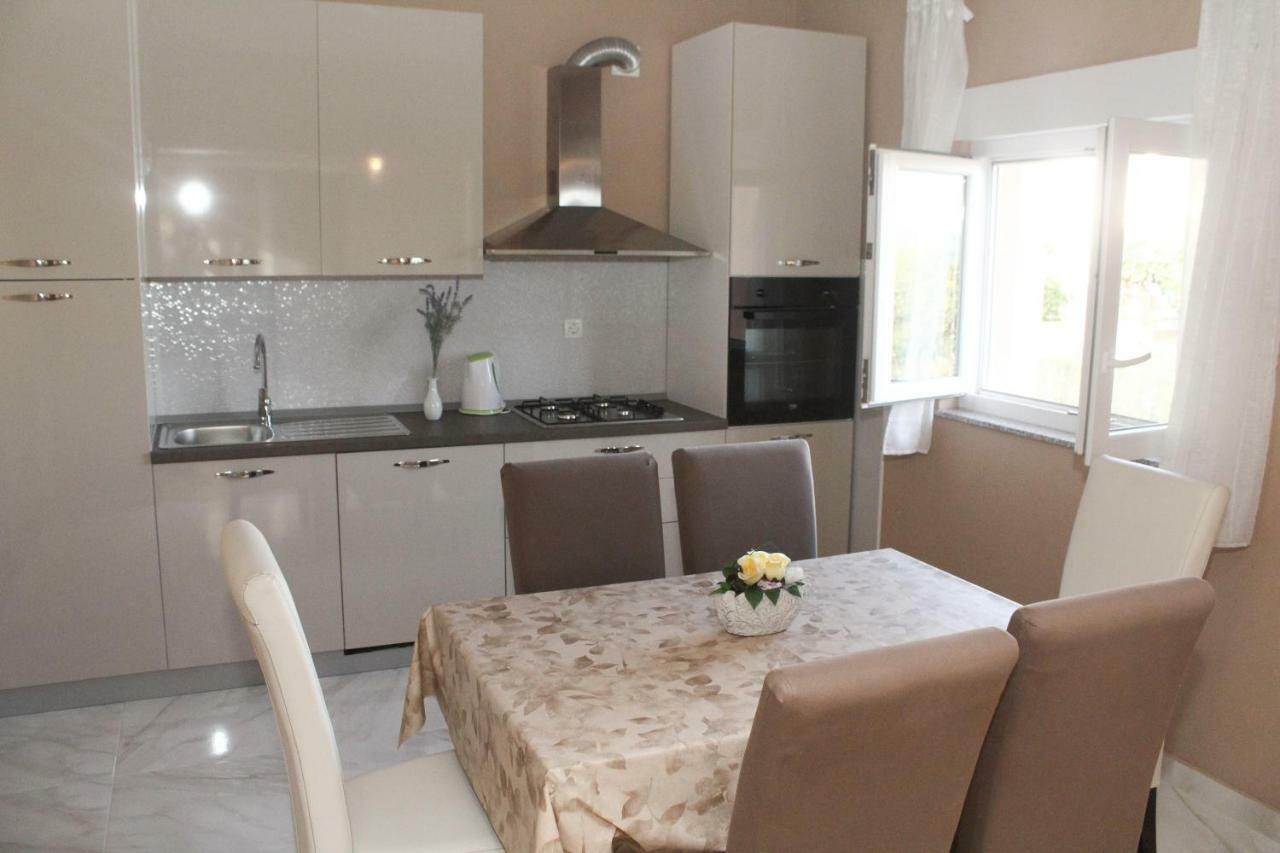 Apartman Dora Sukošan Zewnętrze zdjęcie