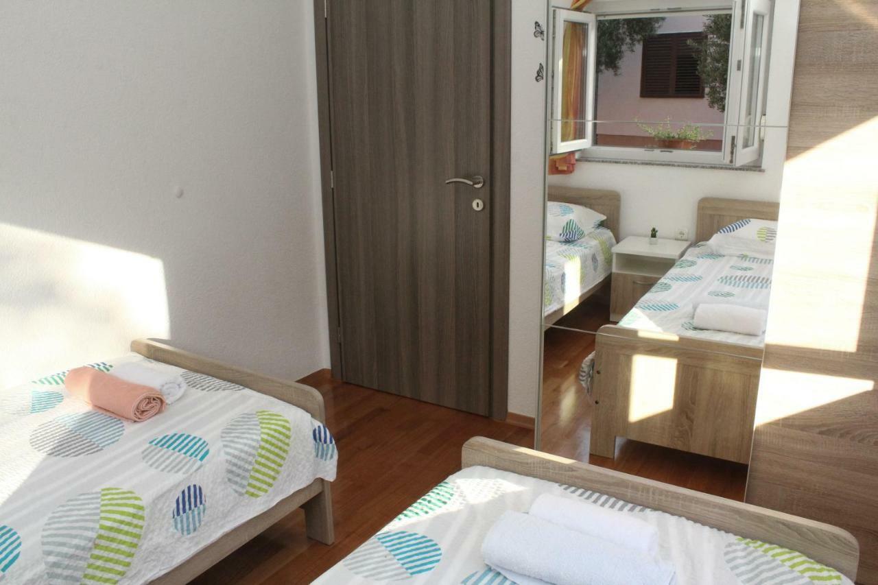 Apartman Dora Sukošan Zewnętrze zdjęcie